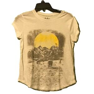 Tokyo Darling by Aeropostale White Graphic Scenery Boxy T-Shirt